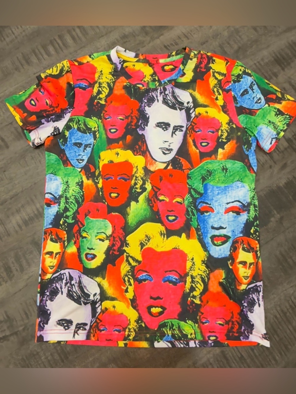 VINTAGE/Men's Multicolor Pop Art Tank Top - Vibrant Graphic Print